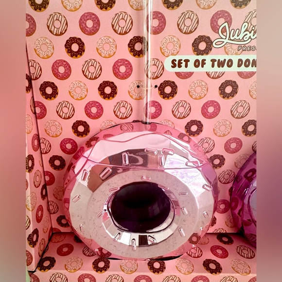 Set of 2 Pink Metallic Donut Sippers with Straws - Picture 3 of 3